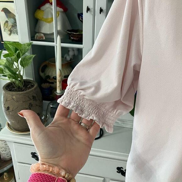 Light Pink Top. Banana Republic Sz Small - Picture 3 of 9